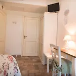 Rosa Di Assisi Bed & Breakfast 3*