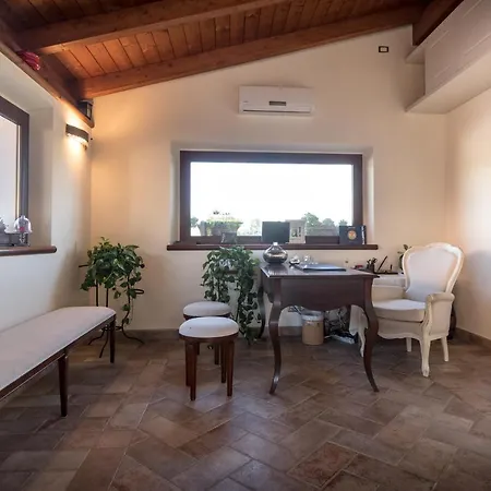 Rosa Di Assisi Oda ve Kahvaltı