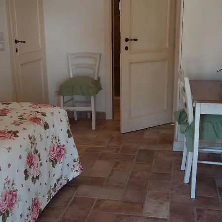 Rosa Di Assisi Couette-café 3*