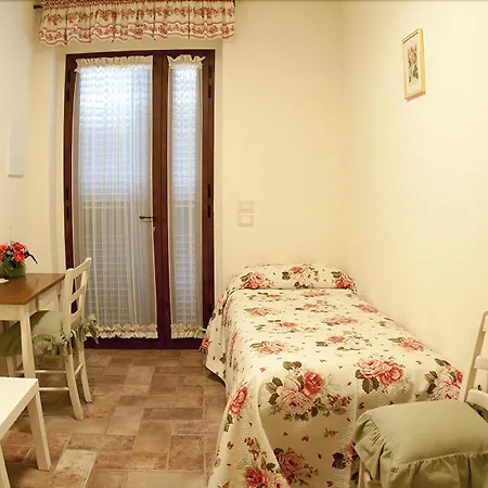 Rosa Di Assisi Couette-café Bastia Umbra