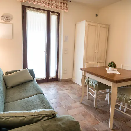 Rosa Di Assisi Couette-café