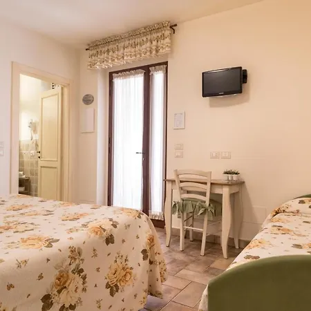 Rosa Di Assisi Frühstückspension Bastia Umbra