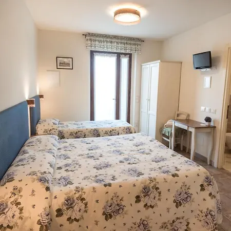 Rosa Di Assisi 4*