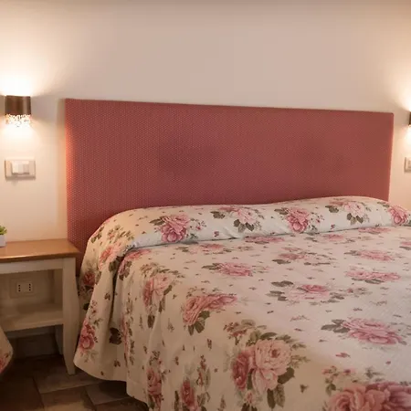 Rosa Di Assisi Bed and Breakfast 4*