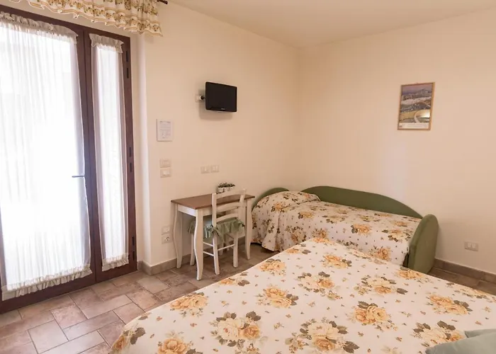 Rosa Di Assisi Couette-café