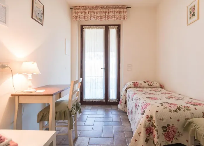 Rosa Di Assisi Couette-café