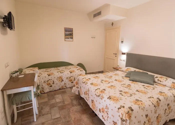 Rosa Di Assisi Couette-café 3*